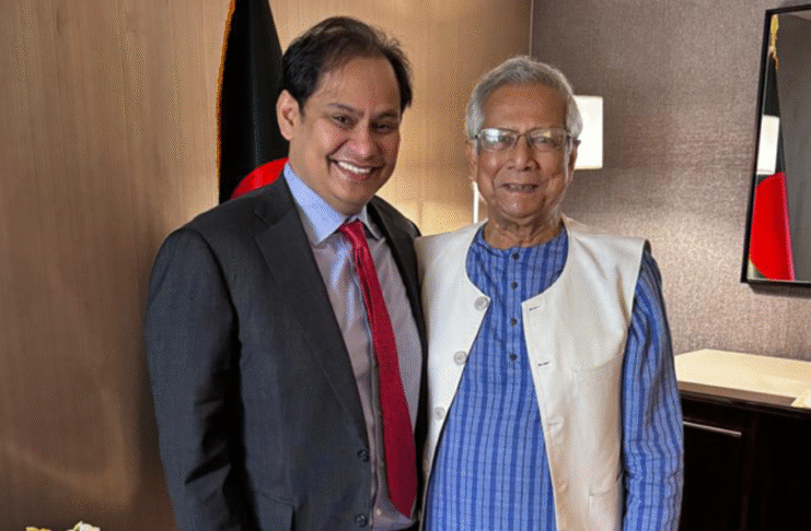 ইমরান খান - প্রধান উপদেষ্টা