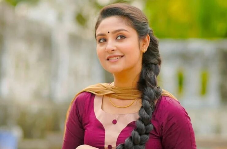 অভিনেত্রী নাজনীন নীহা