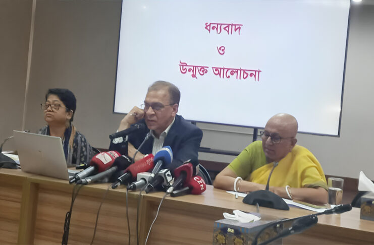 ধানমন্ডির মাইডাস সেন্টারে টিআইবির সংবাদ সম্মেলন ও উন্মুক্ত আলোচনা সভা